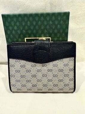 Vintage Gucci Micro GG Monogram Kiss-Lock Bifold Wallet